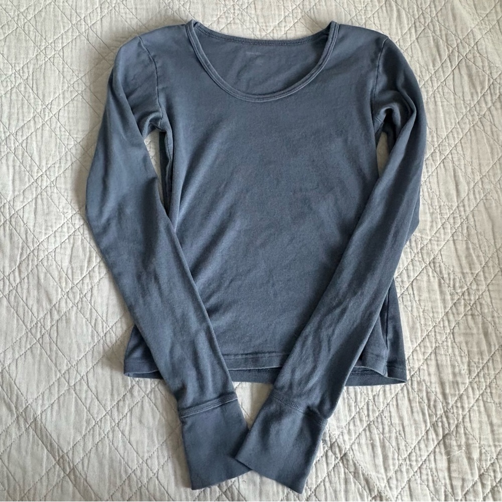 Brandy Melville Women's Long Sleeve Scoop Neck Long Sleeve Top